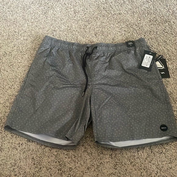 Men's RVCA Swim Shorts - Picture 1 of 5